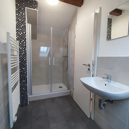 Monter24- Kk76 Ferienwohnung / Perfekt Fuer Businessreisende & Monteure, Zentral 4 Personen, 2 Zimmer Apartman *